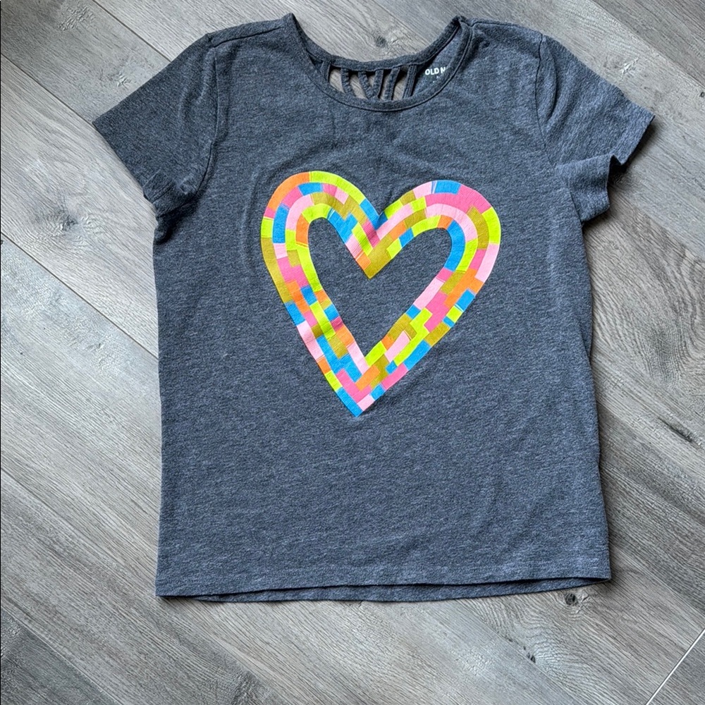 🛍️5for$15🛍️Girls' Gray Heart Graphic T-Shirt